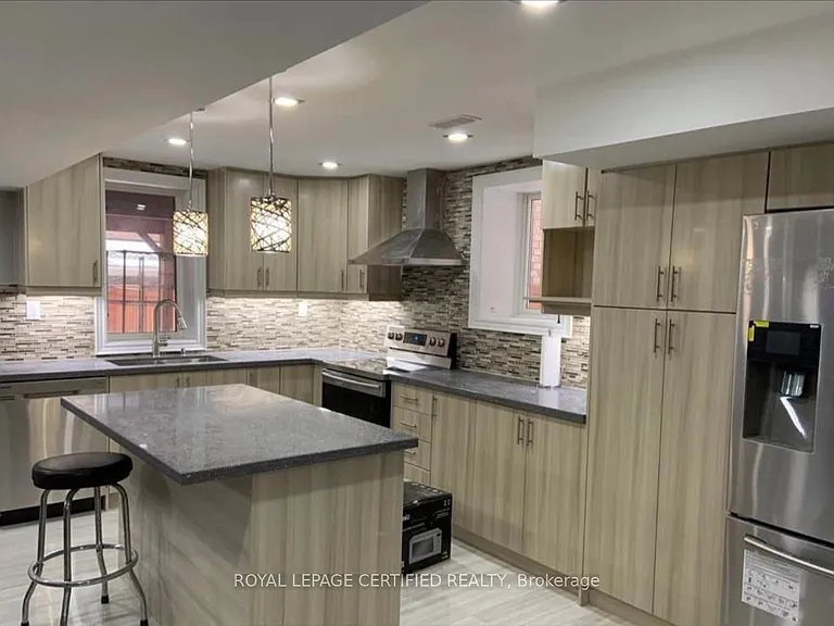 17 Fallowfield Rd — Photo 9