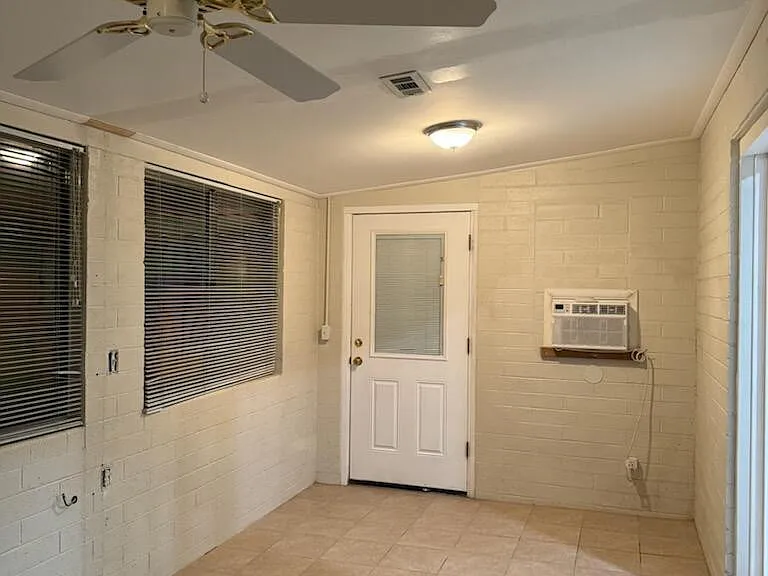 6130 E Akron St — Photo 14