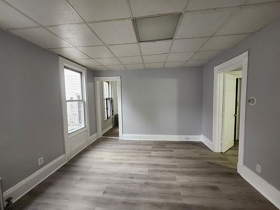 4th image of 165 Pearl St #1E