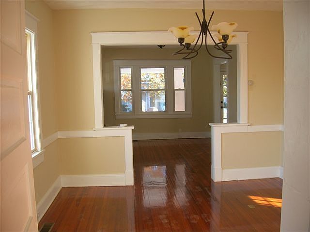 2nd image of 106 W Gilpin Ave