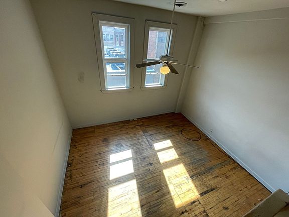 4th image of 400 E Clayton St APT 19
