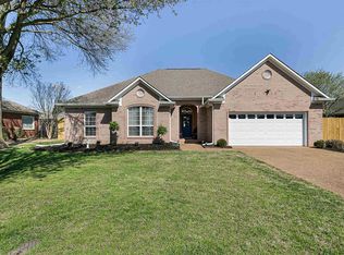 221 Chapel Creek Dr, Jackson, TN 38305