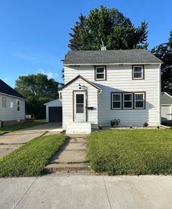 908 8th Ave SE, Austin, MN, 55912