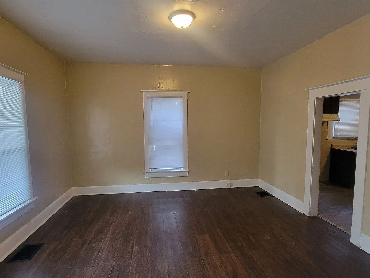 4 bed, $1,075 — Photo 3