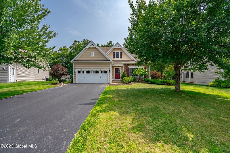 3rd image of 11 Quince Court