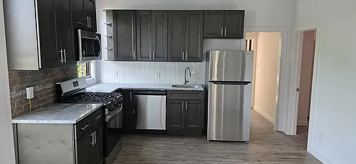 572 River St #2 Photo 1