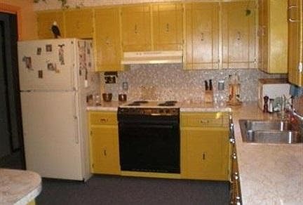 2nd image of 1110 Corinne St