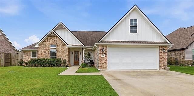1st image of 105 Pindo Palm Dr