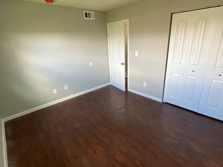 2219 Jonathan Dr NW #C — Photo 2