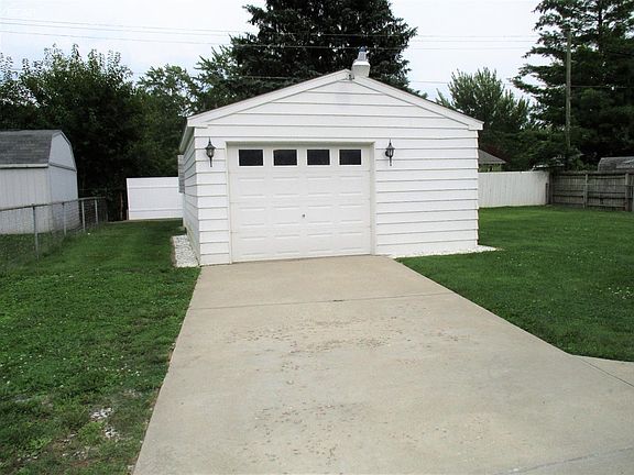 3rd image of 5137 Oakview Dr