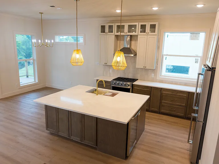 Kitchen / Dining