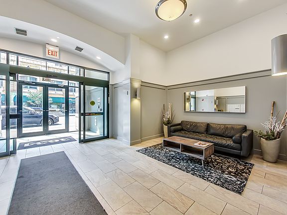 2nd image of 3631 N Halsted St APT 211
