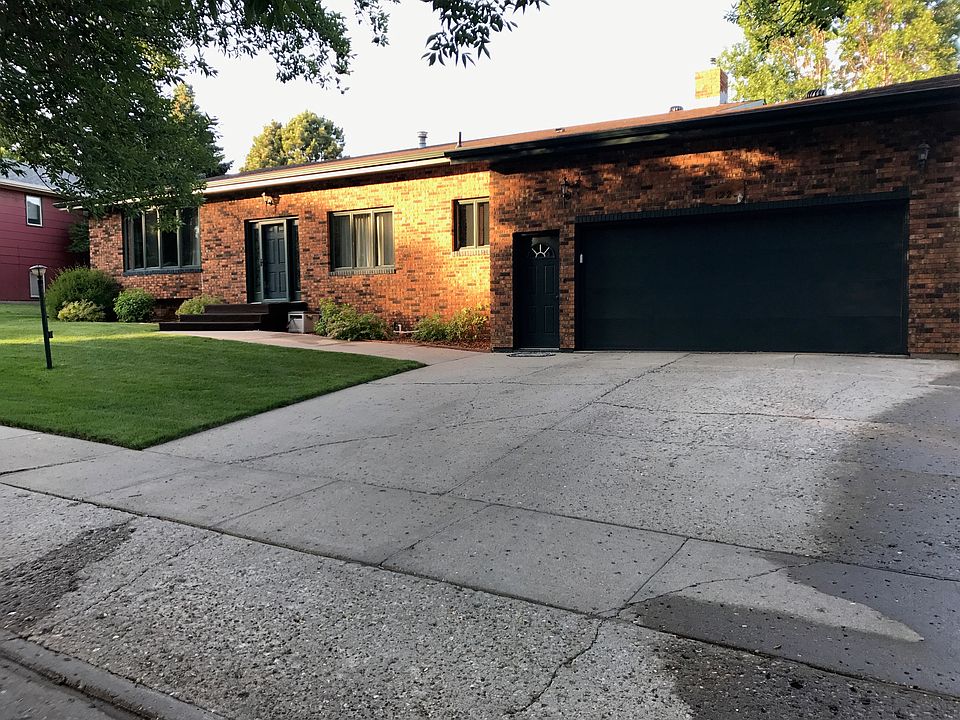 2nd image of 122 Redstone Dr
