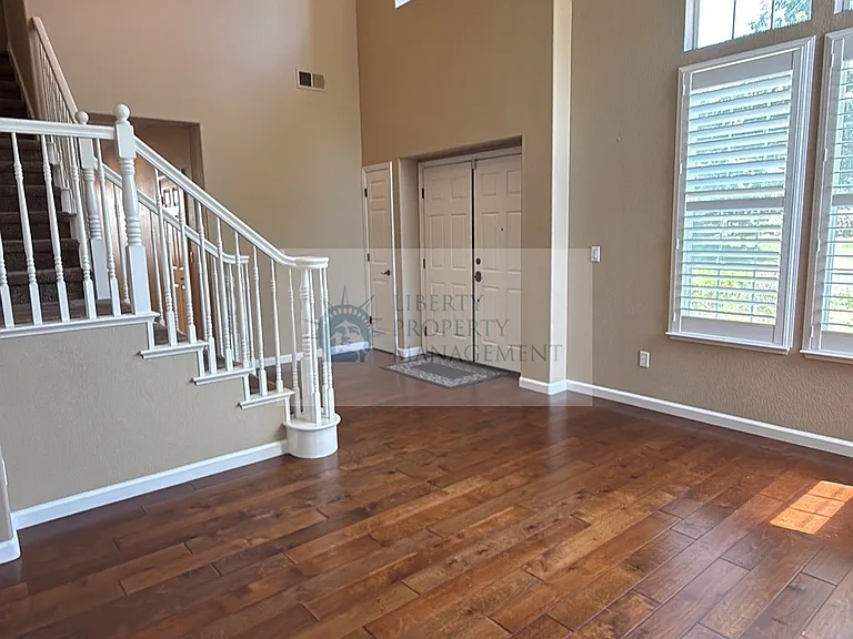 4247 Pinehurst Cir — Photo 2