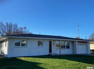 716 W Pauline St, Taylorville, IL 62568