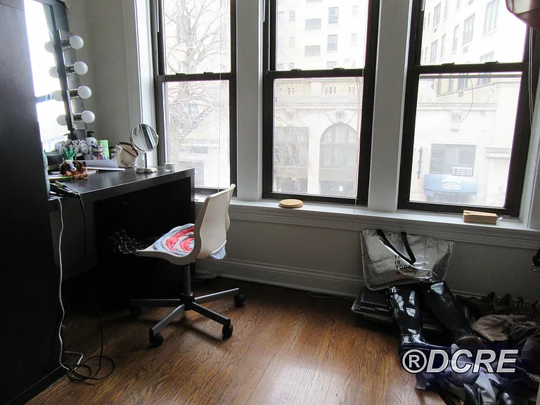 1149 W Pratt Blvd #1W — Photo 9
