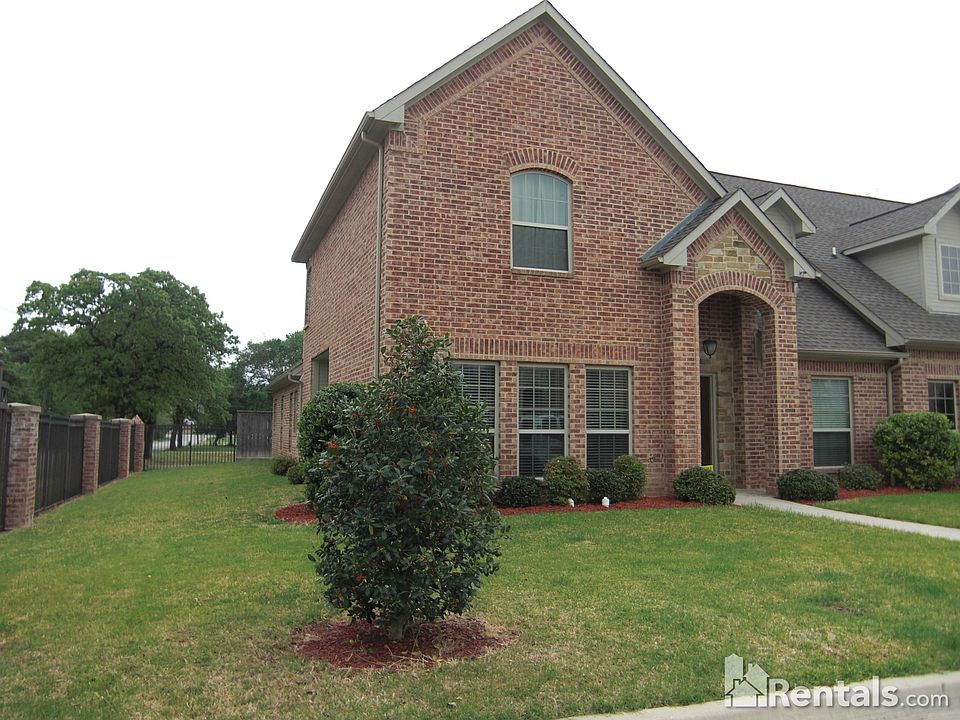 1st image of 5201 Park Dr