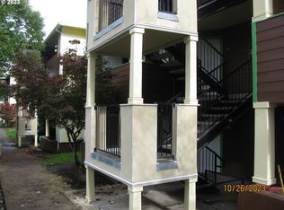 9257 SE Clinton St UNIT 404, Portland, OR 97266