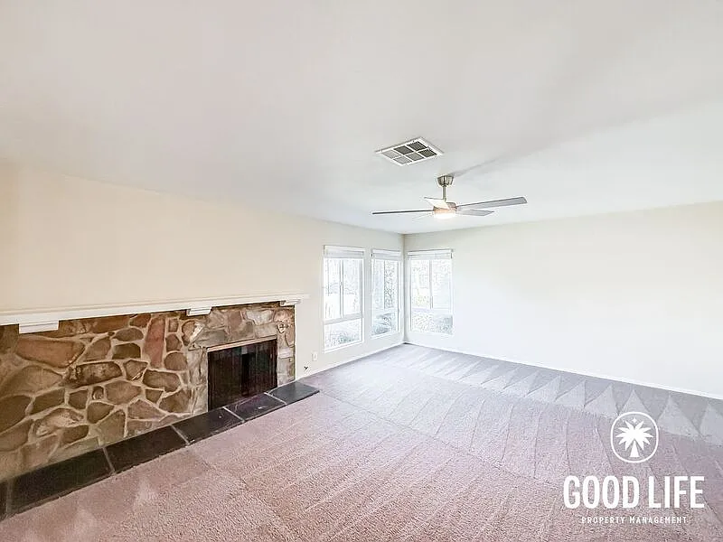 4 bed, 2.5 bath, 1657 sqft, $4,500 — Photo 2