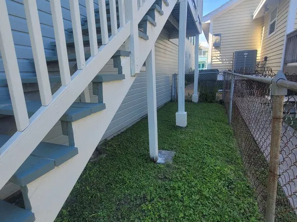 610 16th St, Galveston, TX 77550