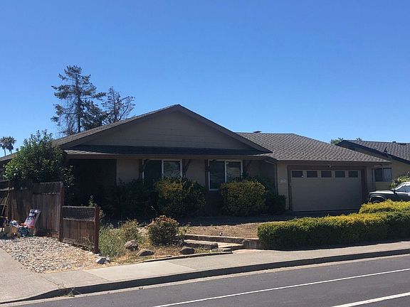 3rd image of 1052 S McDowell Blvd