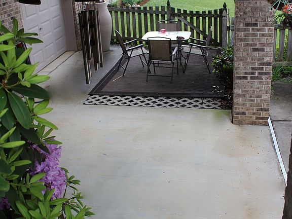 3rd image of 1009 Allandale Cir