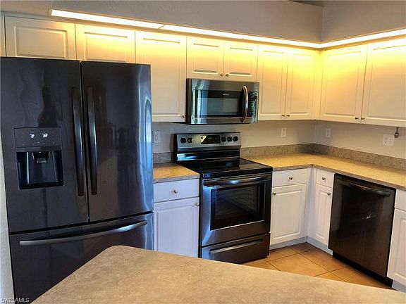 5th image of 2130 NE 1st Pl