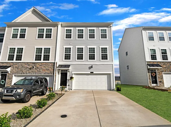 332 Bay St, Morgantown, WV 26508