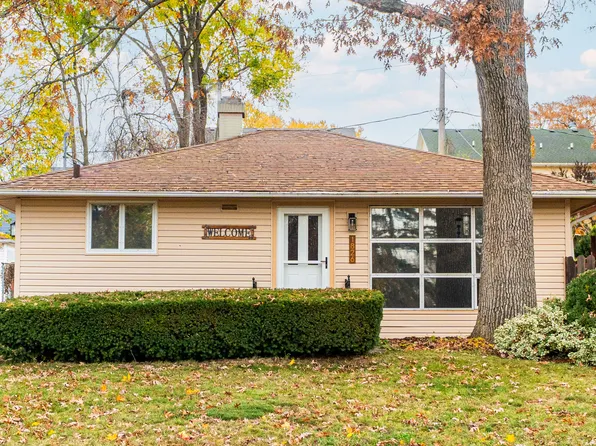 1826 S 3rd Pl, St Charles, IL 60174