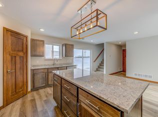 416 Sierra Pl, Roberts, WI 54023