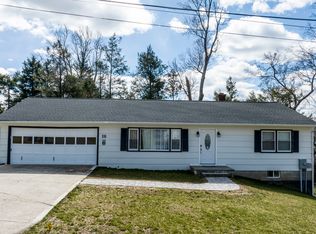 16 Mist Hill Dr, Brookfield, CT 06804