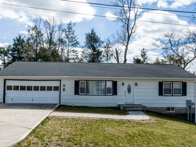 16 Mist Hill Drive, Brookfield, CT, 06804