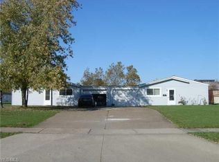 1557 E 32nd Ct, Lorain, OH 44055
