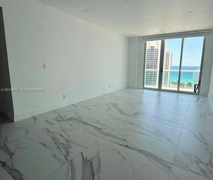 19370 Collins Ave #Penthouse 3 — Photo 4