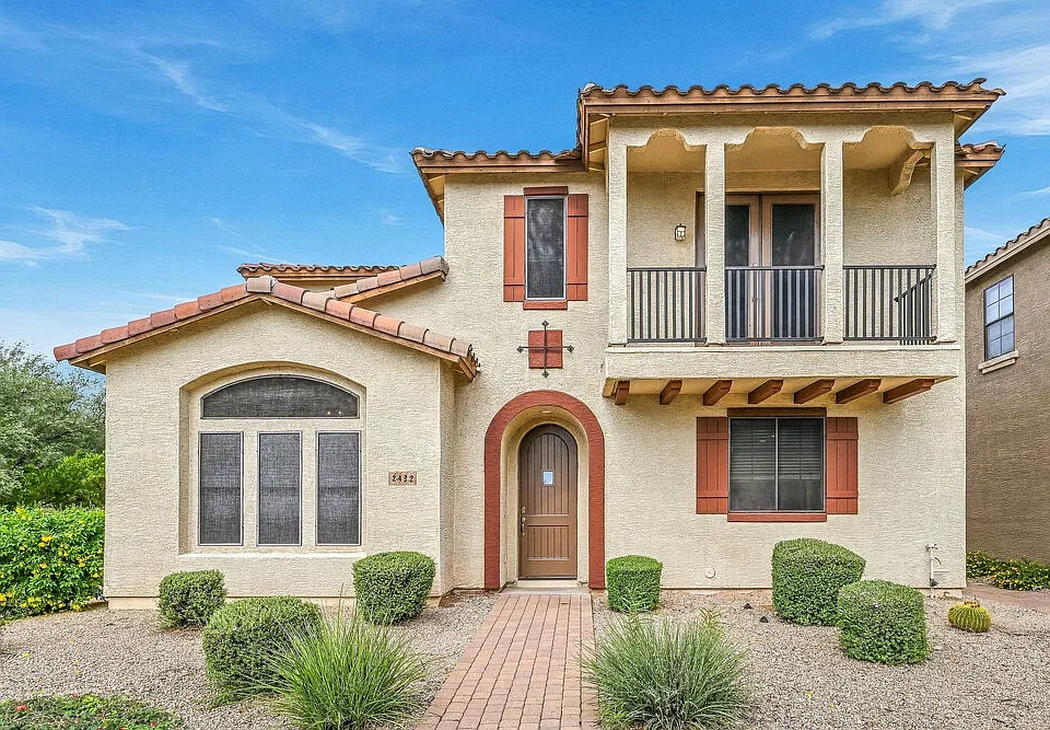 2432 W Dusty Wren Dr