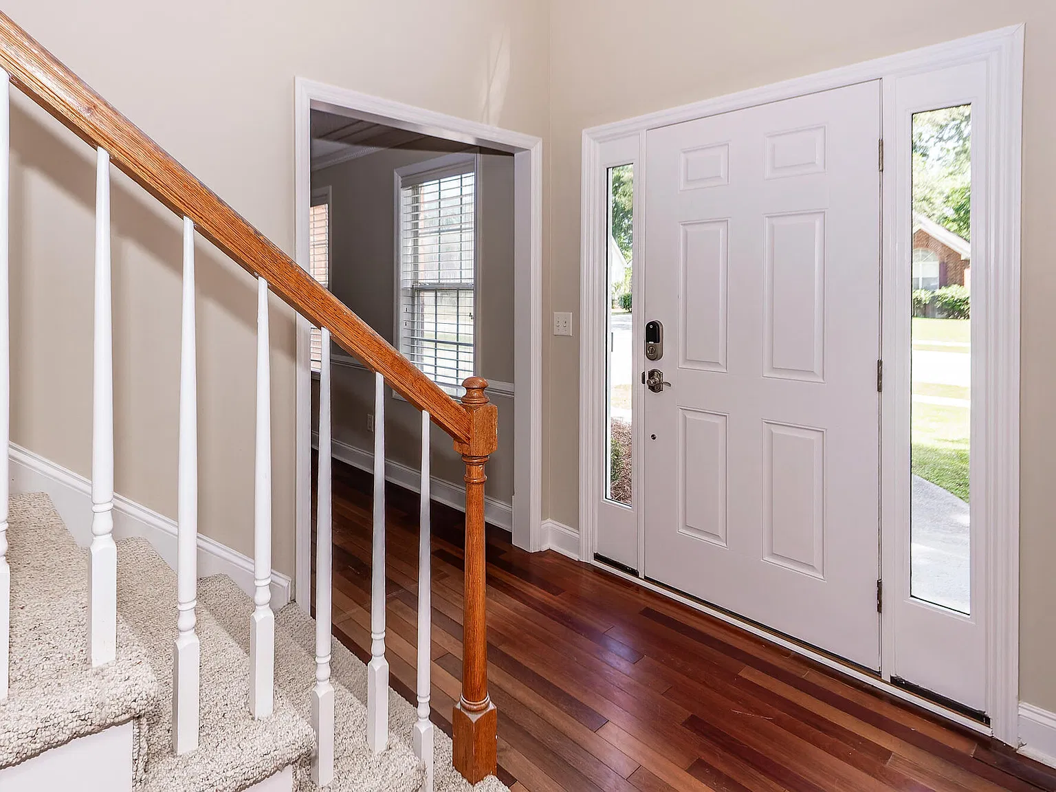 4 bed, 2.5 bath, 2410 sqft, $3,000 — Photo 3