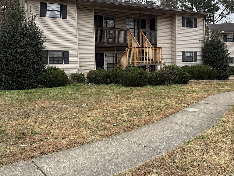 5004 Chancellor Sq NW #D — Photo 1