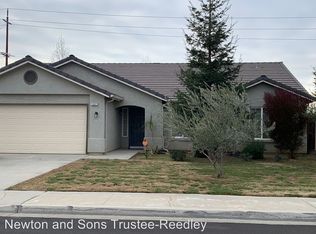 1857 Rawson Ave, Sanger, CA 93657