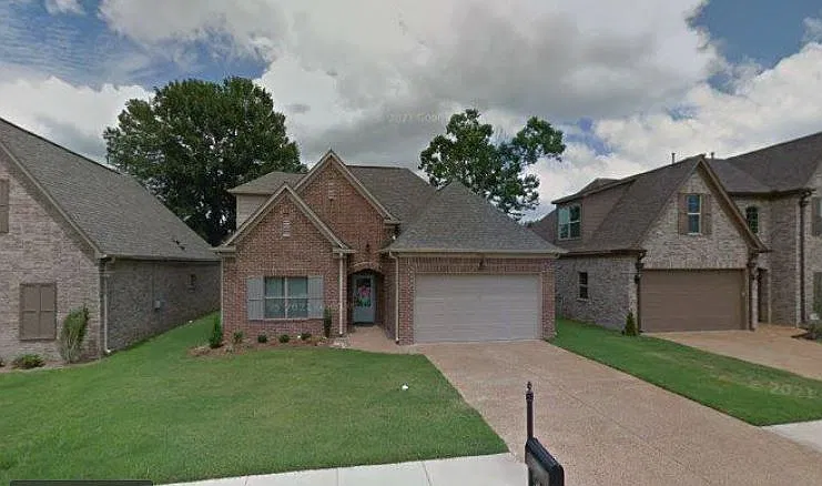 7284 Lauren Ln