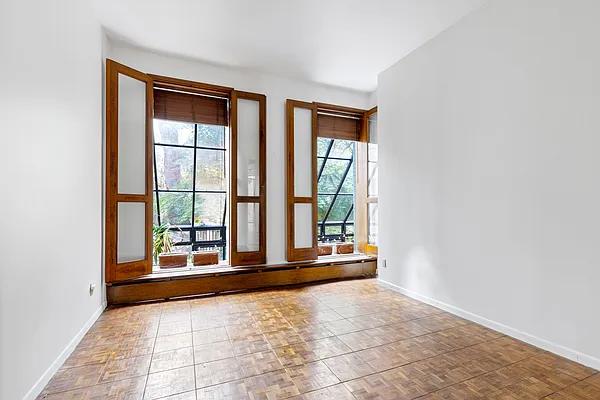 Rented by Compass | media 36