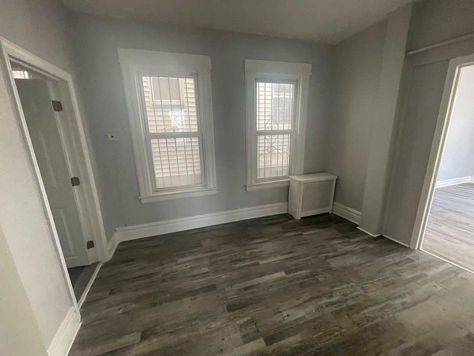 2nd image of 1071 Grove St #19E