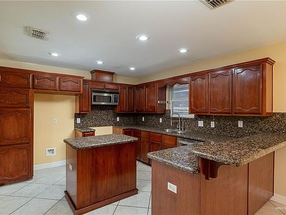 5th image of 2111 E Ithica Ave