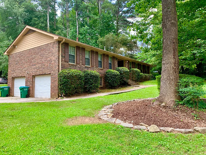 2 bed, 945 sqft, $1,550 — Photo 1