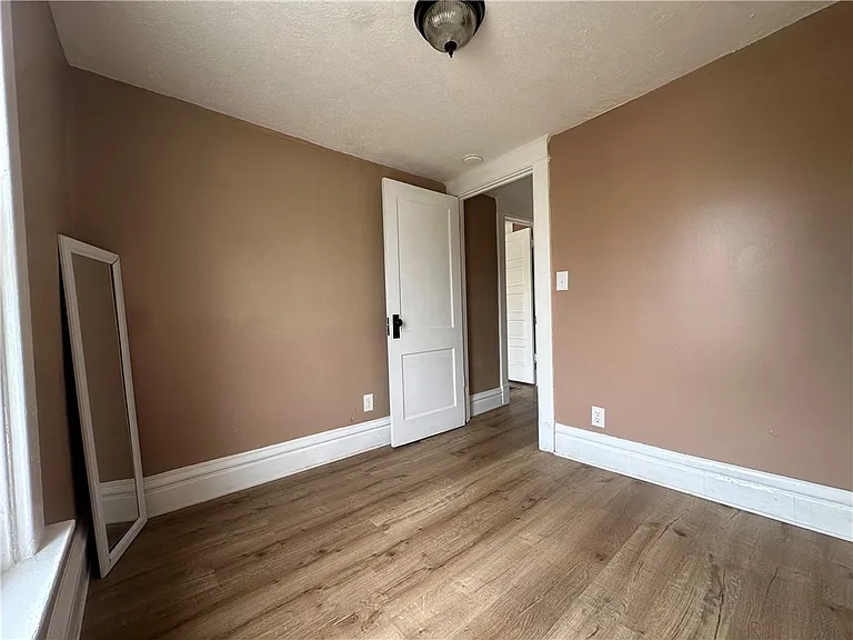 431 W Wayne St — Photo 18