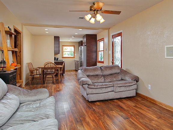 5th image of 46 Penn Beach Dr