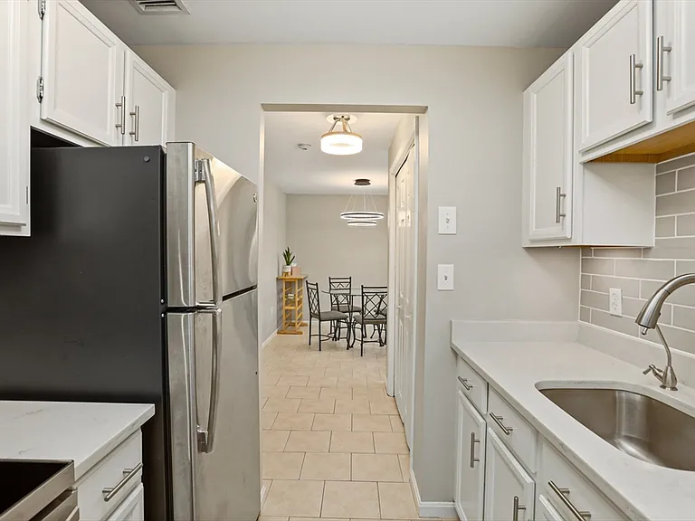 20 Central St #306 — Photo 18