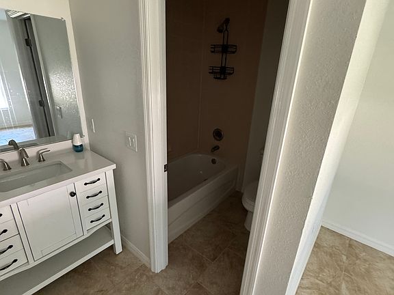 4th image of 1447 NW 52nd Ave