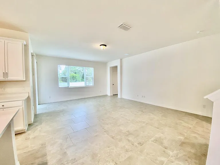 924 Avenal Ln — Photo 15
