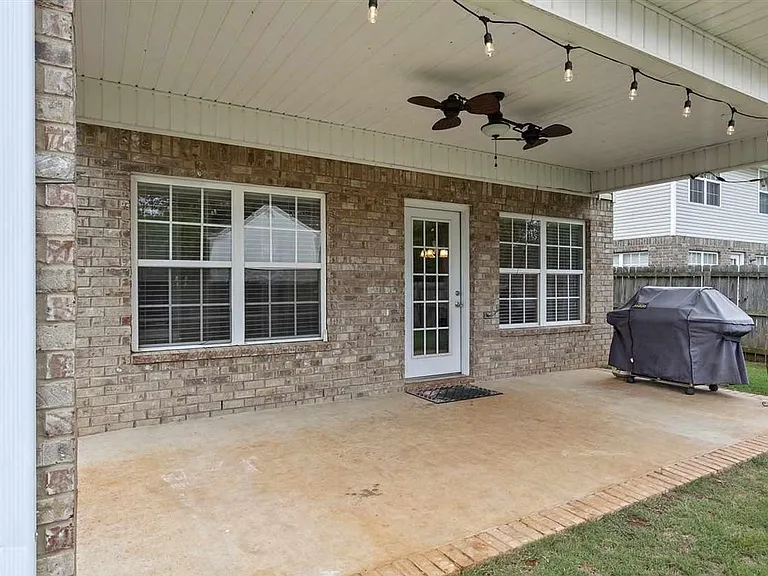 229 Shadow Ct SW — Photo 2