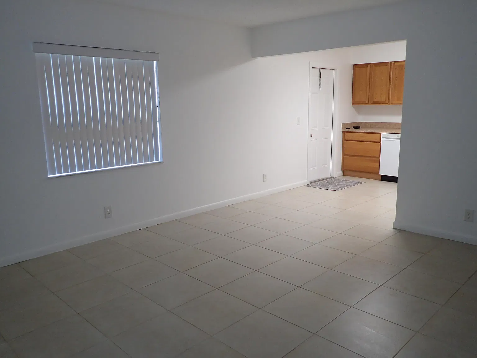 2 bed, 1.0 bath, 900 sqft, $1,900 — Photo 4